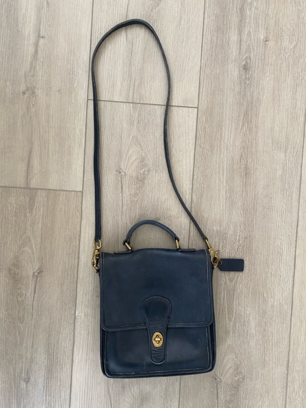 Vintage Coach # 5130 Station Bag in Black Leather - Picture 2 of 11
